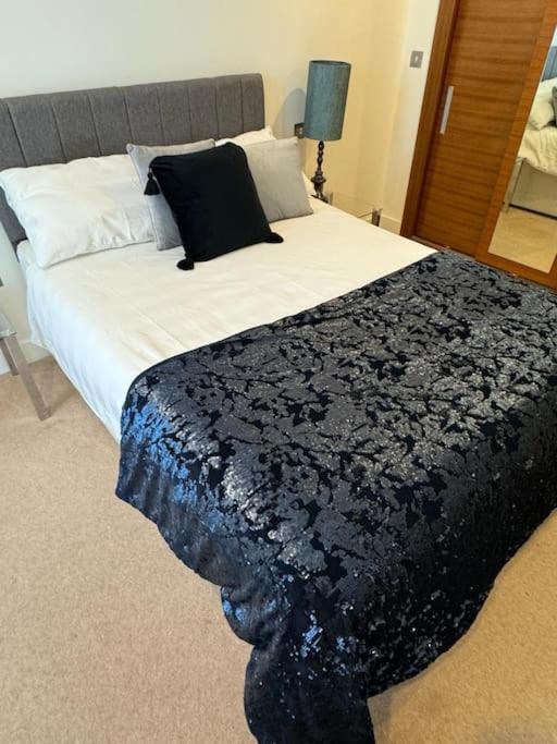 Modern Apt Cardiff City Centre - Prime Location Екстер'єр фото