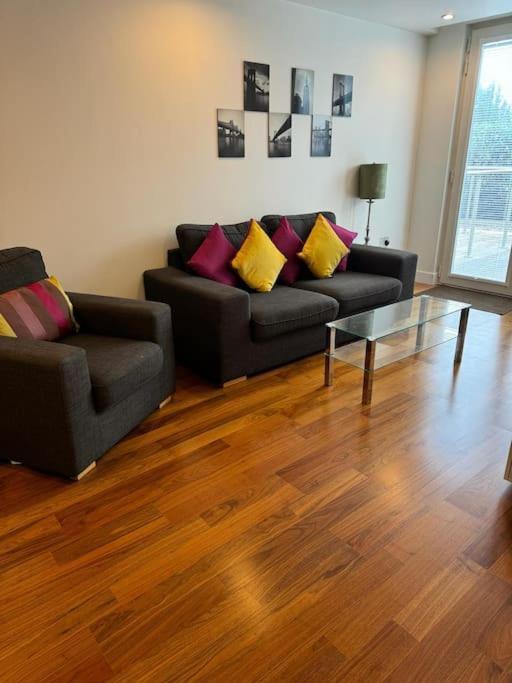 Modern Apt Cardiff City Centre - Prime Location Екстер'єр фото