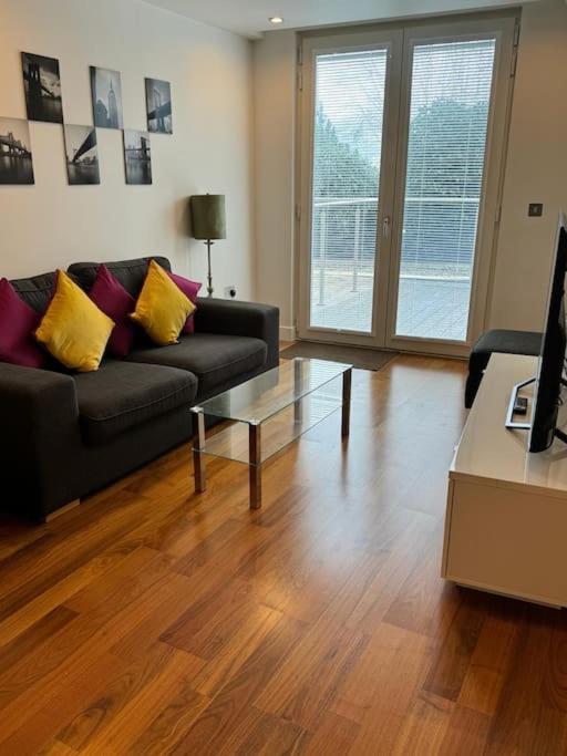 Modern Apt Cardiff City Centre - Prime Location Екстер'єр фото